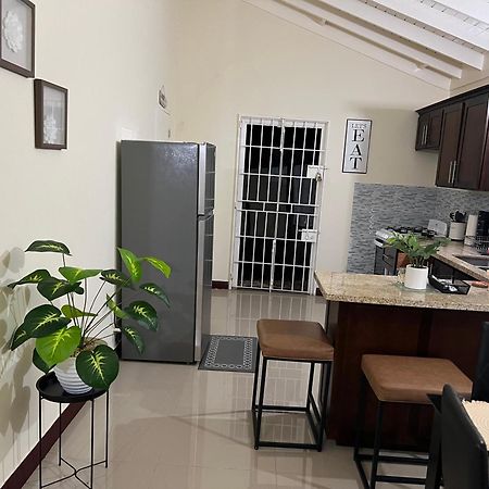 Bellarose At Colbeck ,Gated With Pool, Stylishly Modern Villa Old Harbour Ngoại thất bức ảnh