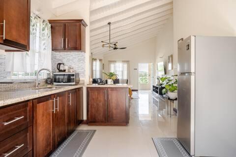 Bellarose At Colbeck ,Gated With Pool, Stylishly Modern Villa Old Harbour Ngoại thất bức ảnh