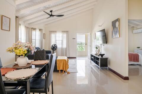 Bellarose At Colbeck ,Gated With Pool, Stylishly Modern Villa Old Harbour Ngoại thất bức ảnh