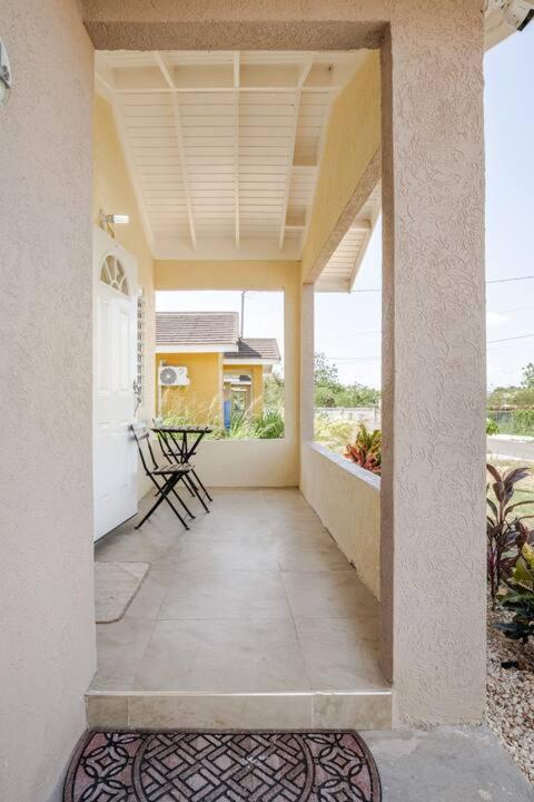Bellarose At Colbeck ,Gated With Pool, Stylishly Modern Villa Old Harbour Ngoại thất bức ảnh